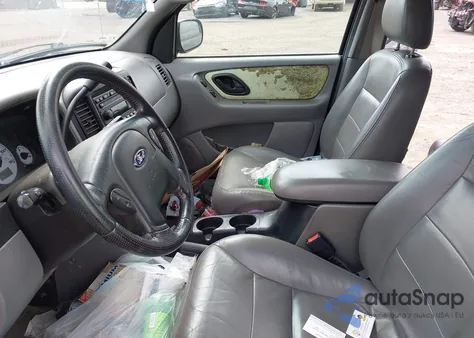 2002 Ford Escape Xlt z USA, uszkodzony, nr VIN 1FMYU04142KA64815